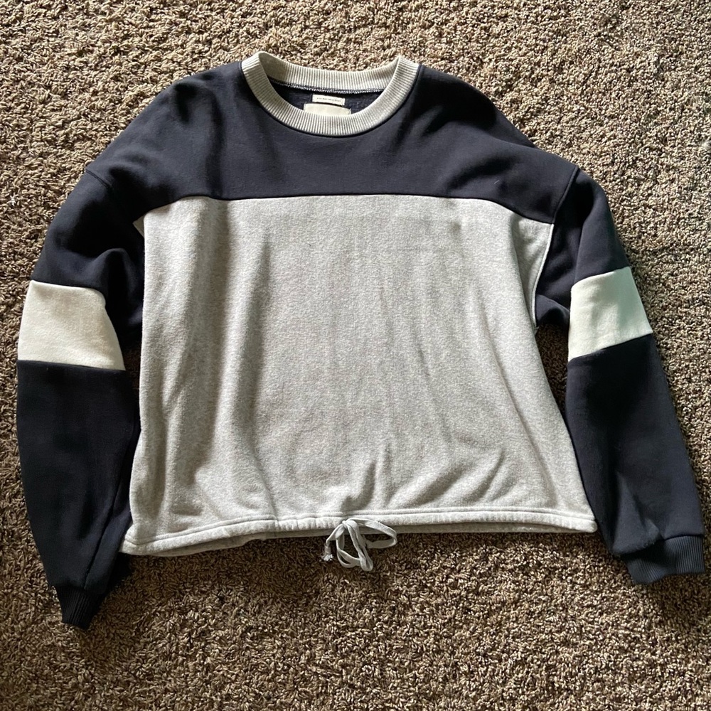 American Eagle sweatshirt